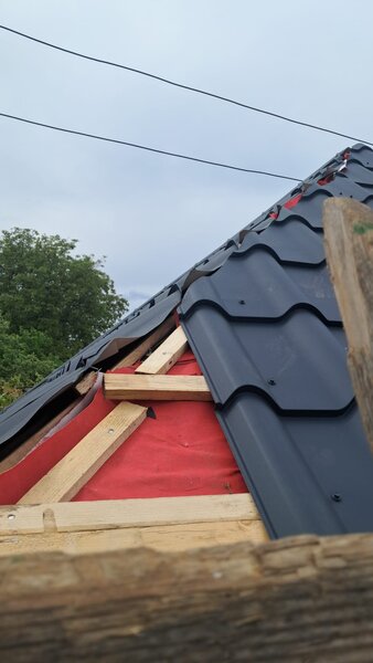 Firma specializata.  Executam sau modificam  orice tip de Acoperisuri.