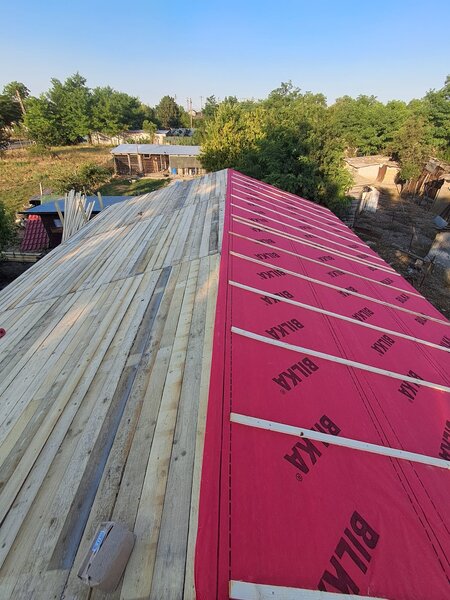 Firma specializata.  Executam sau modificam  orice tip de Acoperisuri.