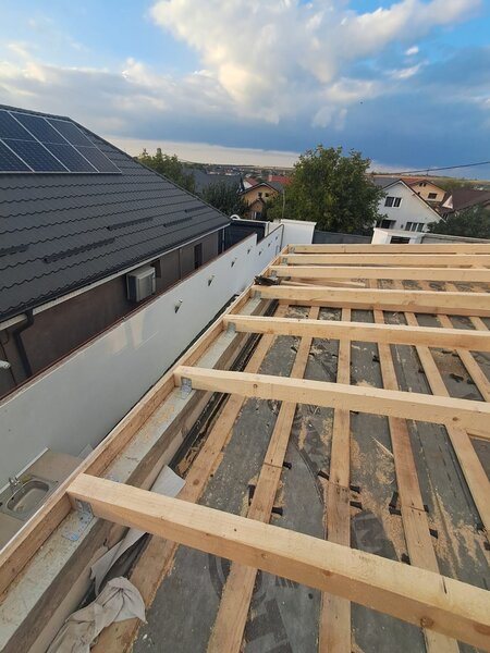 Firma specializata.  Executam sau modificam  orice tip de Acoperisuri.